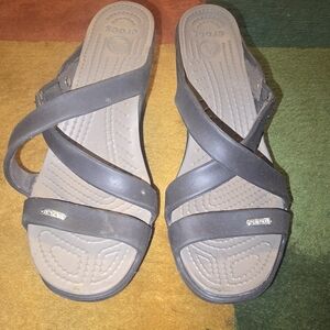 Crocs Cyprus IV Heeled Strappy Sandals - Expresso